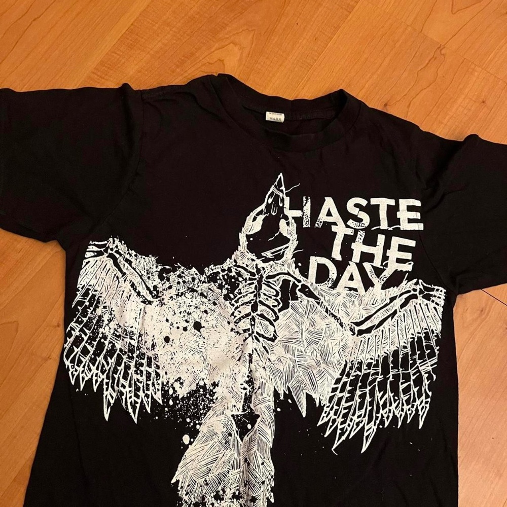 Haste the Day Pressure the Hinges Tee Sz XS